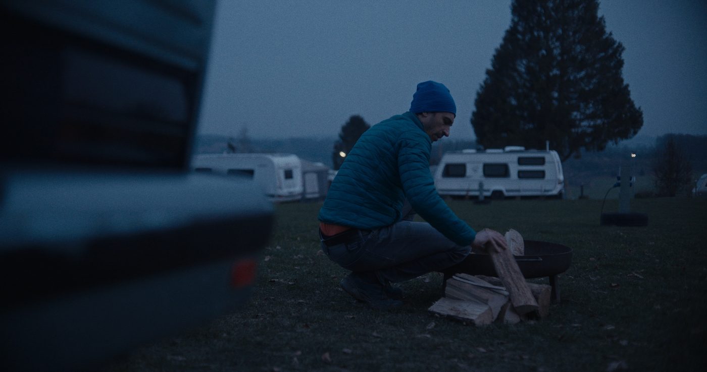 BLAUE STUNDE — Still 4